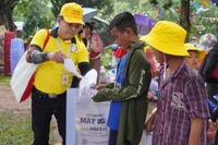 Ấm áp "Phiên chợ 0 đồng" 