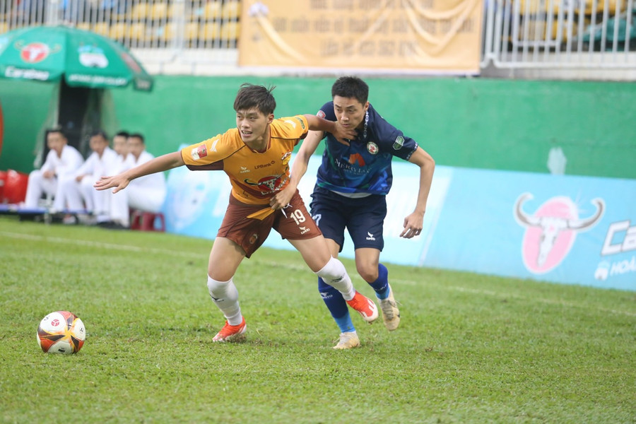 Quốc Việt (trái) đã được triệu tập lên đội tuyển U22 Việt Nam. Ảnh: Văn Ngọc Quốc Việt (trái) đã được triệu tập lên đội tuyển U22 Việt Nam. Ảnh: Văn Ngọc