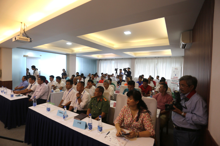 Đông đảo đại biểu tham gia buổi họp báo. Ảnh: Văn Ngọc