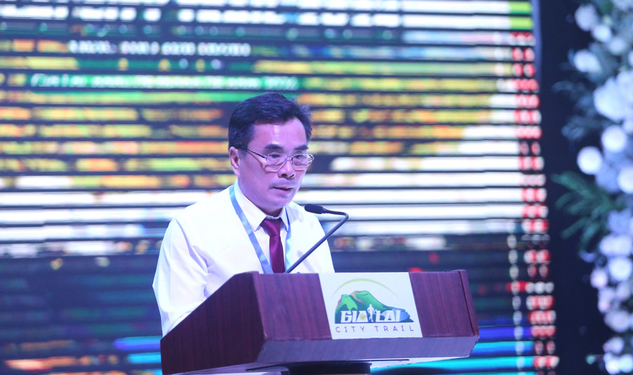 Trưởng Ban tổ chức giải Nguyễn Hữu Sung phát biểu tại lễ công bố. Ảnh: Văn Ngọc