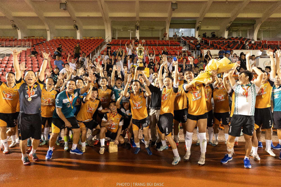 HAGL đã đăng quang ngôi vô địch khi giành được 7 điểm sau 3 trận đấu. Ảnh: Trang Bùi HAGL đã đăng quang ngôi vô địch khi giành được 7 điểm sau 3 trận đấu. Ảnh: Trang Bùi