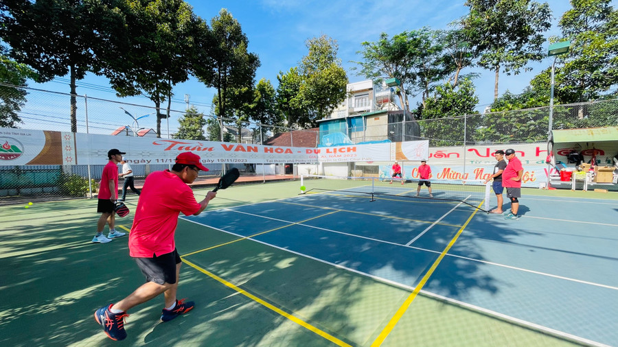 Các VĐV đã tranh tài ở nội dung đôi nam. Ảnh: Văn Ngọc Các VĐV đã tranh tài ở nội dung đôi nam. Ảnh: Văn Ngọc
