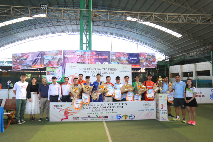 Giải đấu năm nay có sự tham gia của 8 đội bóng. Ảnh: Văn Ngọc Giải đấu năm nay có sự tham gia của 8 đội bóng. Ảnh: Văn Ngọc