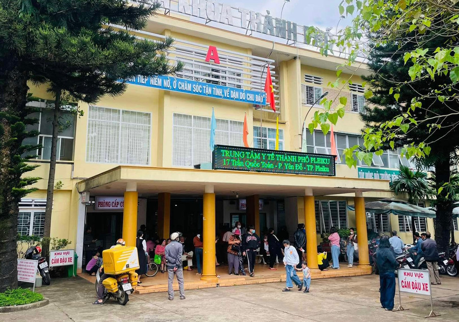 Cháu T. đã được đưa đến khám tại Trung tâm Y tế TP. Pleiku với biểu hiện đau bụng và phát hiện có thai. Ảnh: Anh Tuấn