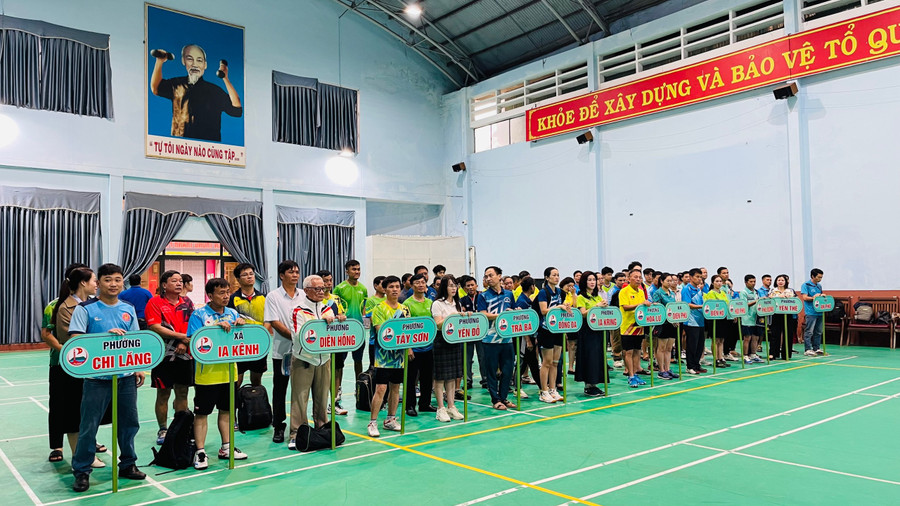 Giải đấu quy tụ gần 130 VĐV tham gia thi đấu. Ảnh: Văn Ngọc Giải đấu quy tụ gần 130 VĐV tham gia thi đấu. Ảnh: Văn Ngọc