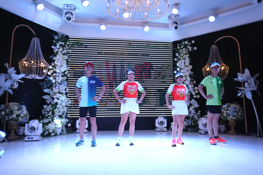 Ban tổ chức công bố mẫu áo của giải năm nay. Ảnh: Văn Ngọc