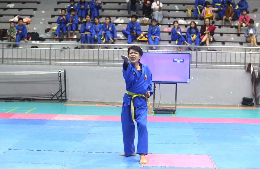 Các VĐV đã thi đấu 2 nội dung quyền và đối kháng. Ảnh: Văn Ngọc Các VĐV đã thi đấu 2 nội dung quyền và đối kháng. Ảnh: Văn Ngọc