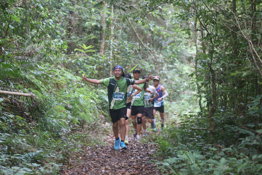 Cung đường của giải chạy dọc theo tuyến đường tuần tra rừng. Ảnh: Văn Ngọc Cung đường của giải chạy dọc theo tuyến đường tuần tra rừng. Ảnh: Văn Ngọc