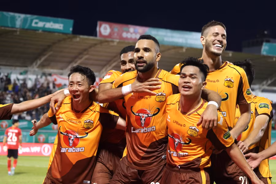 LPBank HAGL đã có bàn thắng xứng đáng sau những nỗ lực của mình. Ảnh: Quốc Nguyễn