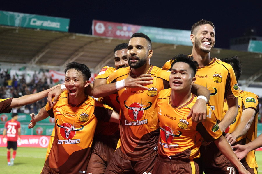 LPBank HAGL đã có bàn thắng xứng đáng sau những nỗ lực của mình. Ảnh: Quốc Nguyễn