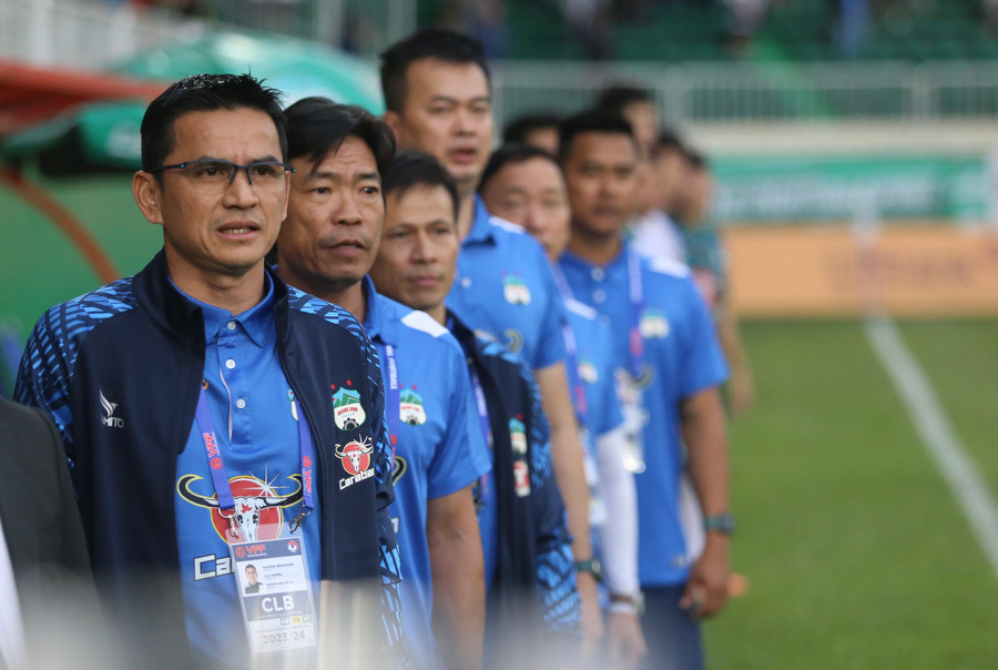 HLV Kiatisak đã quyết định từ chức ở Công An Hà Nội. Ảnh: Văn Ngọc HLV Kiatisak đã quyết định từ chức ở Công An Hà Nội. Ảnh: Văn Ngọc