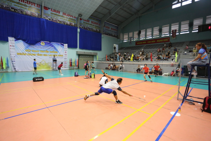 Môn cầu lông đã có nhiều bất ngờ thú vị xảy ra. Ảnh: Văn Ngọc