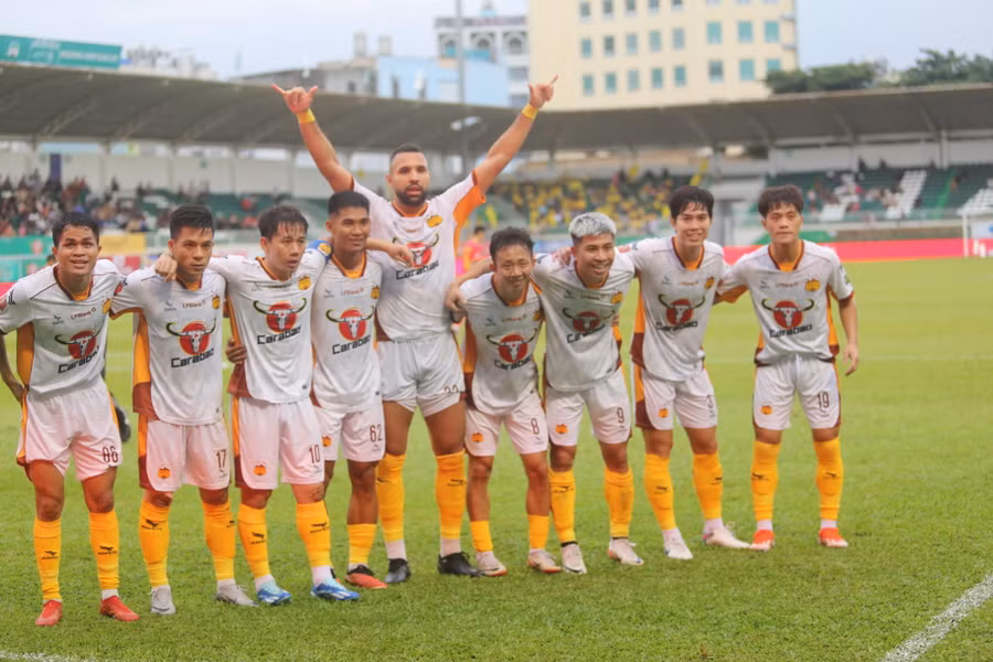 LPBank HAGL đã vươn lên dẫn trước song không giữ được 3 điểm trên sân nhà. Ảnh: Văn Ngọc