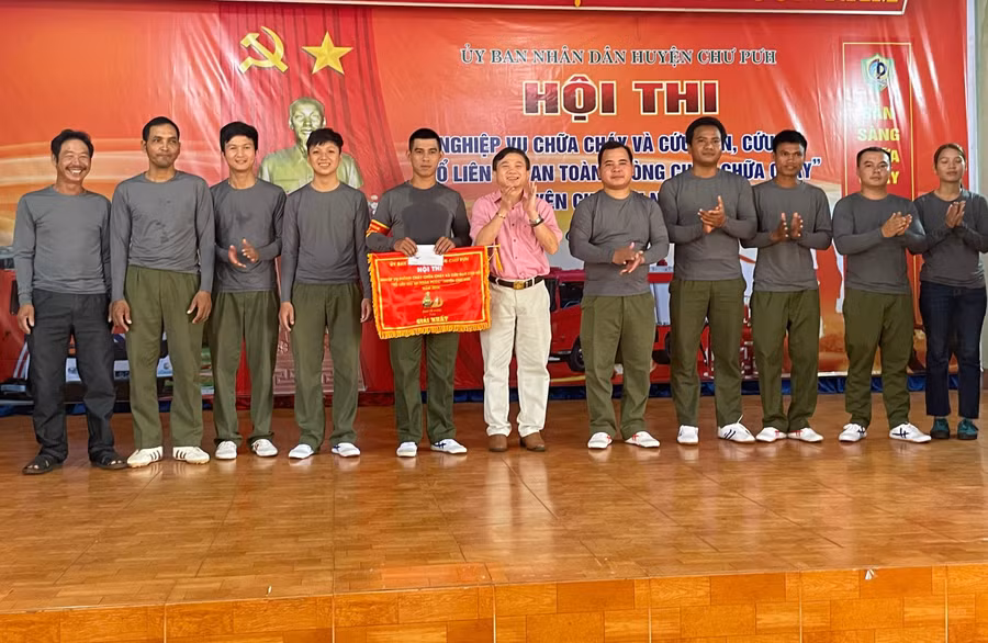 Đội xã Ia Hrú đã giành giải nhất của Hội thi. Ảnh: Minh Quân