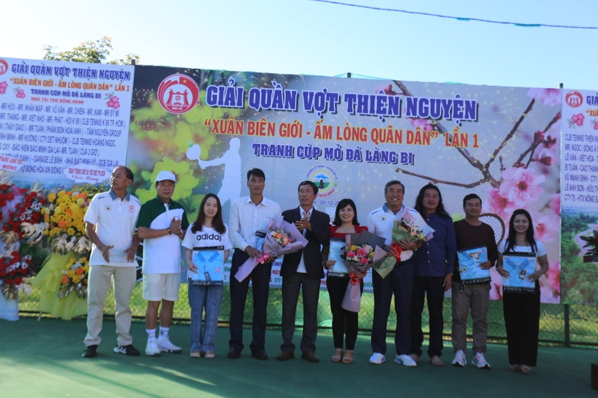 Giải đấu lần đầu tiên đã quyên góp được số tiền gần 600 triệu đồng. Ảnh: Văn Ngọc