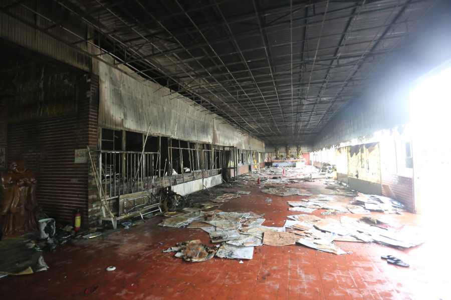 Ước tính thiệt hại ban đầu về tài sản khoảng hàng trăm triệu đồng. Ảnh: Văn Ngọc