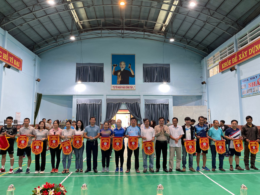 21 tổ chức công đoàn có VĐV tranh tài ở giải đấu lần này. Ảnh: Văn Ngọc 21 tổ chức công đoàn có VĐV tranh tài ở giải đấu lần này. Ảnh: Văn Ngọc