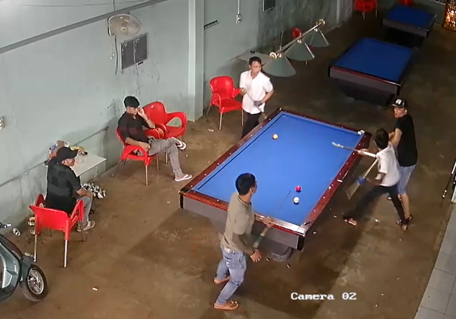 Mâu thuẫn xuất phát do quá trình chơi billiards. Ảnh cắt từ camera Mâu thuẫn xuất phát do quá trình chơi billiards. Ảnh cắt từ camera