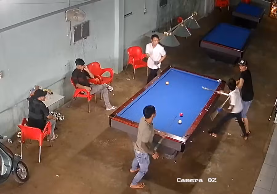 Mâu thuẫn xuất phát do quá trình chơi billiards. Ảnh cắt từ camera
