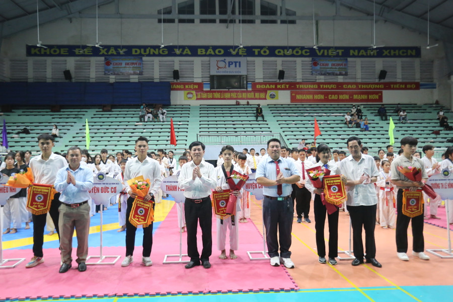 Giải đấu quy tụ hơn 260 VĐV Taekwondo trong toàn tỉnh. Ảnh: Văn Ngọc