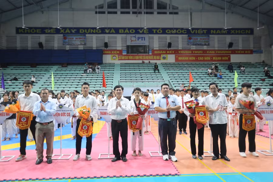 Giải đấu quy tụ hơn 260 VĐV Taekwondo trong toàn tỉnh. Ảnh: Văn Ngọc