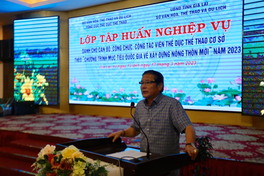 Giám đốc Sở Văn hóa-Thể thao và Du lịch Trần Ngọc Nhung phát biểu khai mạc lớp tập huấn. Ảnh: Văn Ngọc