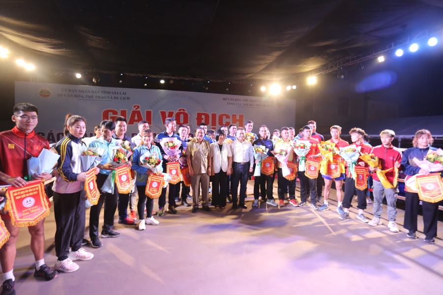 38 câu lạc bộ trong cả nước quy tụ tại giải đấu năm nay. Ảnh: Văn Ngọc