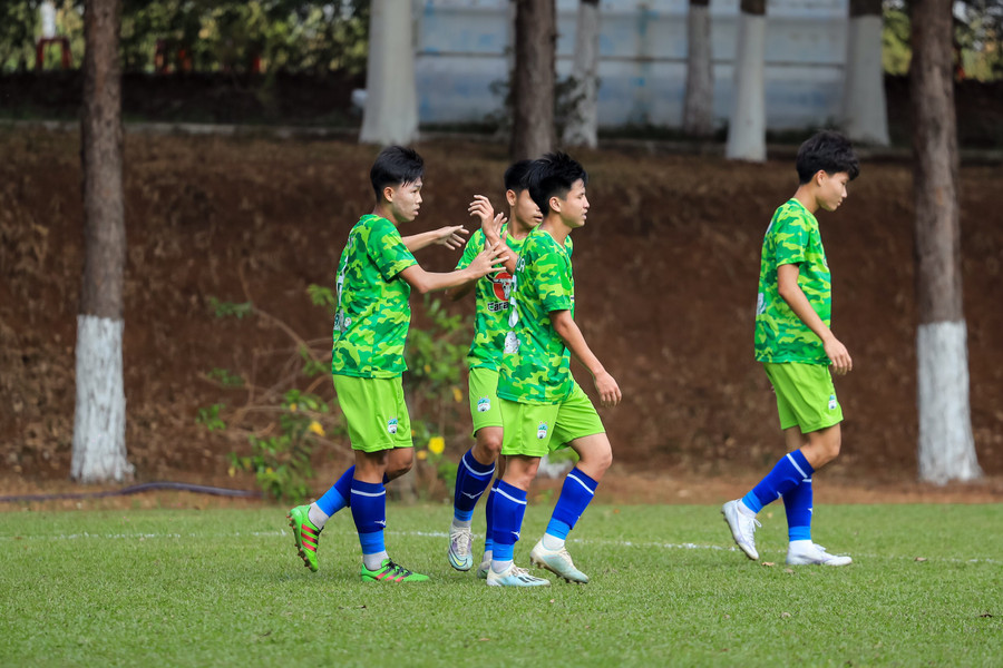 U19 HAGL đã có 2 bàn thắng dẫn trước từ khá sớm. Ảnh: Quốc Việt U19 HAGL đã có 2 bàn thắng dẫn trước từ khá sớm. Ảnh: Quốc Việt