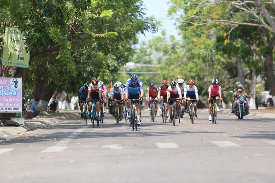 Màn tranh tài ở nội dung đồng đội thể hiện dấu ấn chiến thuật của các CLB. Ảnh: Văn Ngọc Màn tranh tài ở nội dung đồng đội thể hiện dấu ấn chiến thuật của các CLB. Ảnh: Văn Ngọc