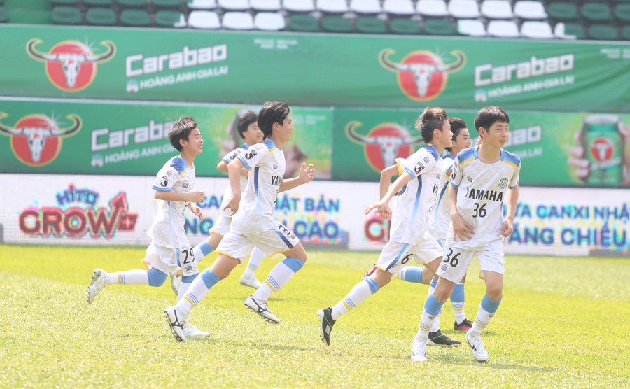 U13 Jubilo Iwata đã thể hiện sức mạnh trước đội bóng đồng hương. Ảnh: Văn Ngọc U13 Jubilo Iwata đã thể hiện sức mạnh trước đội bóng đồng hương. Ảnh: Văn Ngọc