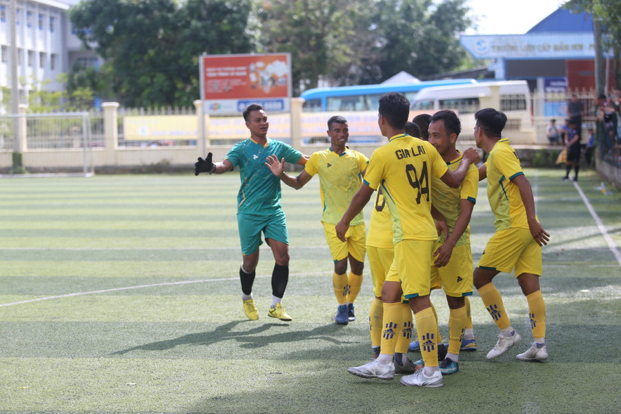 Gia Lai đã giành chức vô địch trước 1 vòng đấu. Ảnh: Văn Ngọc