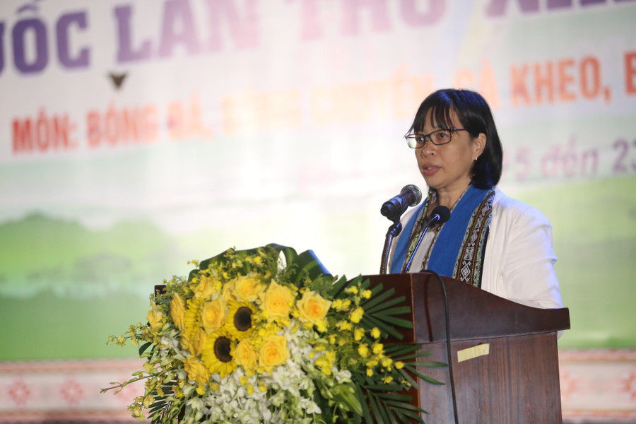 Chương trình khai mạc đặc sắc đã thu hút đông đảo người dân Phố núi. Ảnh: Văn Ngọc