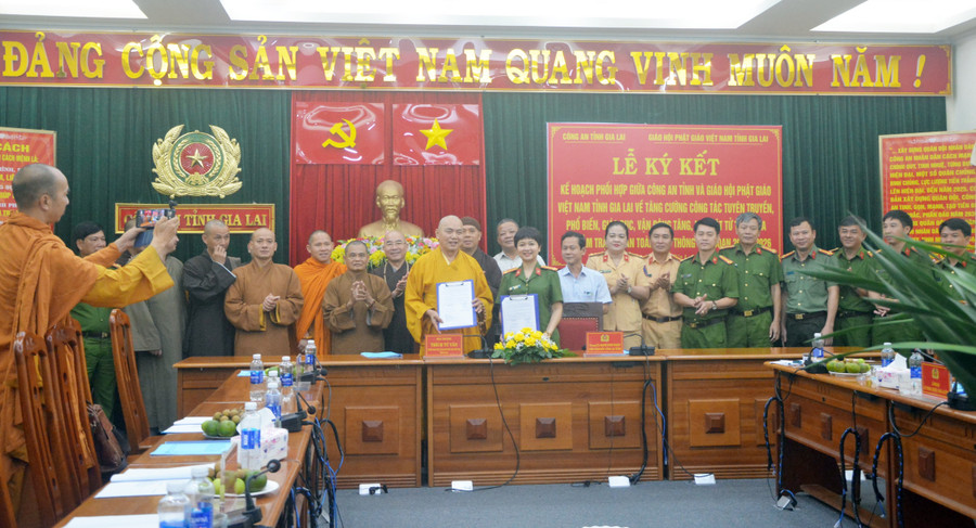 Quang cảnh lễ ký kết phối hợp. Ảnh: Nông Hòa Quang cảnh lễ ký kết phối hợp. Ảnh: Nông Hòa