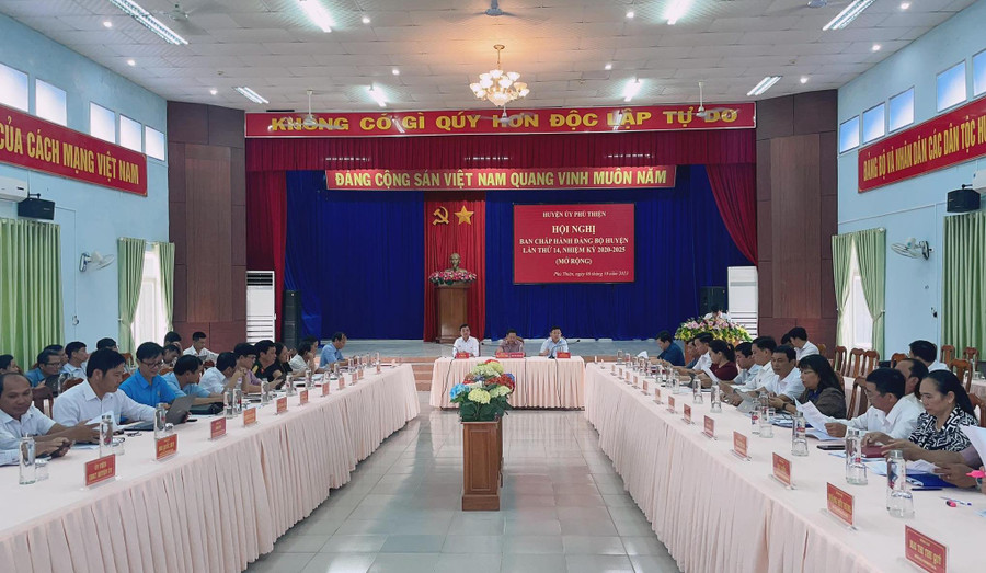 Quang cảnh hội nghị Ban Chấp hành Đảng bộ huyện Phú Thiện. Ảnh: Hoa Mai Quang cảnh hội nghị Ban Chấp hành Đảng bộ huyện Phú Thiện. Ảnh: Hoa Mai