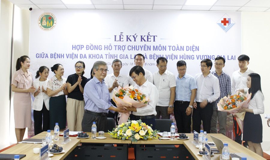 2 đơn vị ký kết hỗ trợ chuyên môn toàn diện. Ảnh: Duy Hảo