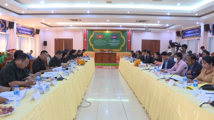 Quang cảnh buổi hội đàm. Ảnh: Đoàn Bình