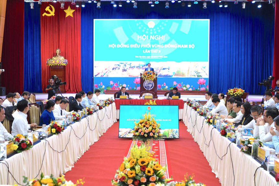 Toàn cảnh hội nghị. Toàn cảnh hội nghị.