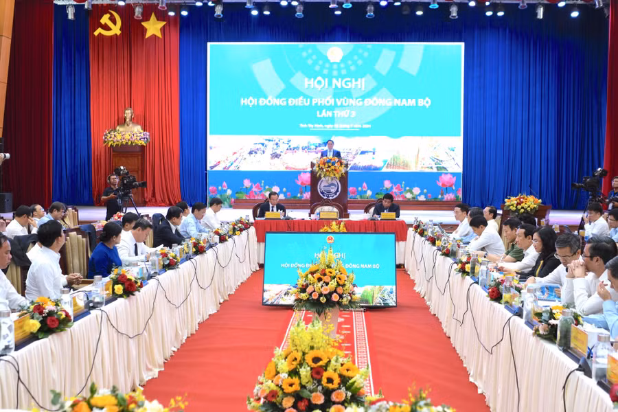 Toàn cảnh hội nghị.