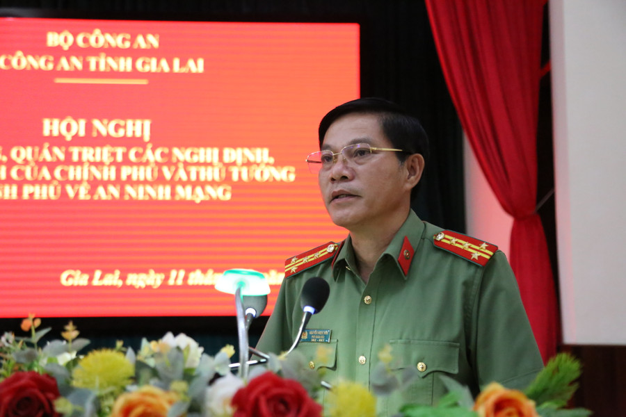 Đại tá Nguyễn Ngọc Sơn-Phó Giám đốc Công an tỉnh phát biểu chỉ đạo tại hội nghị. Ảnh: Lê Ánh