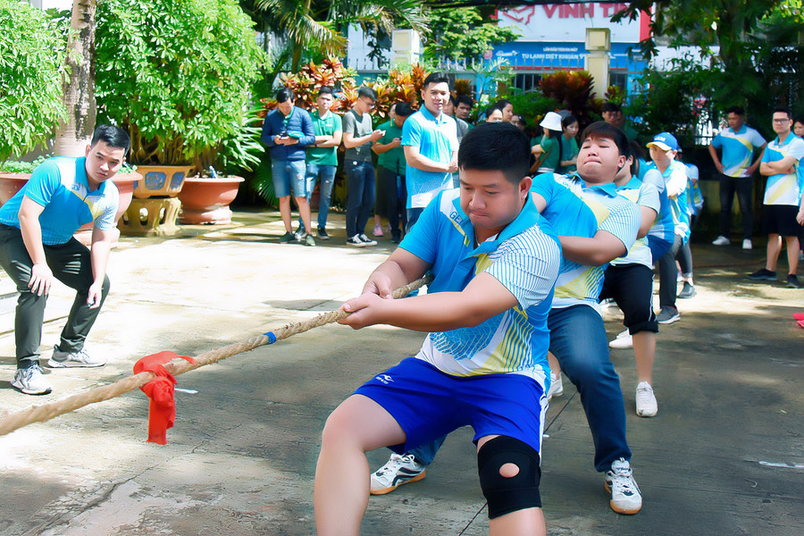 Môn kéo co không chỉ cần có sức mạnh mà còn sự phối hợp nhịp nhàng giữa các vận động viên. Ảnh: Đức Thụy Môn kéo co không chỉ cần có sức mạnh mà còn sự phối hợp nhịp nhàng giữa các vận động viên. Ảnh: Đức Thụy