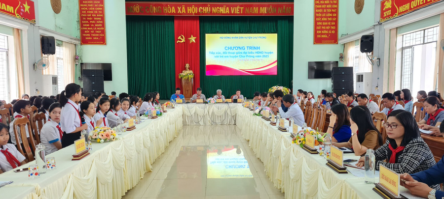 Quang cảnh chương trình đối thoại tại huyện Chư Prông. Ảnh: Khánh Linh Quang cảnh chương trình đối thoại tại huyện Chư Prông. Ảnh: Khánh Linh