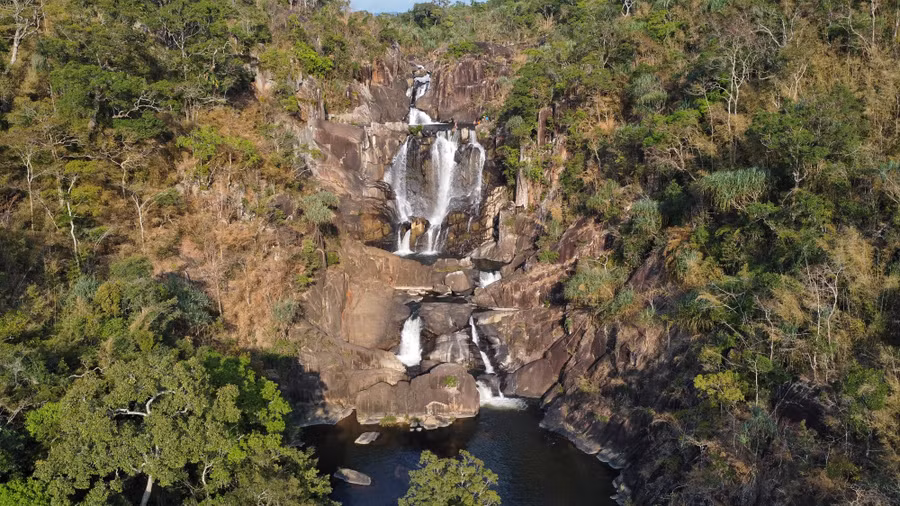 Dòng thác nhìn từ trên cao. Ảnh: Hoàng Ngọc