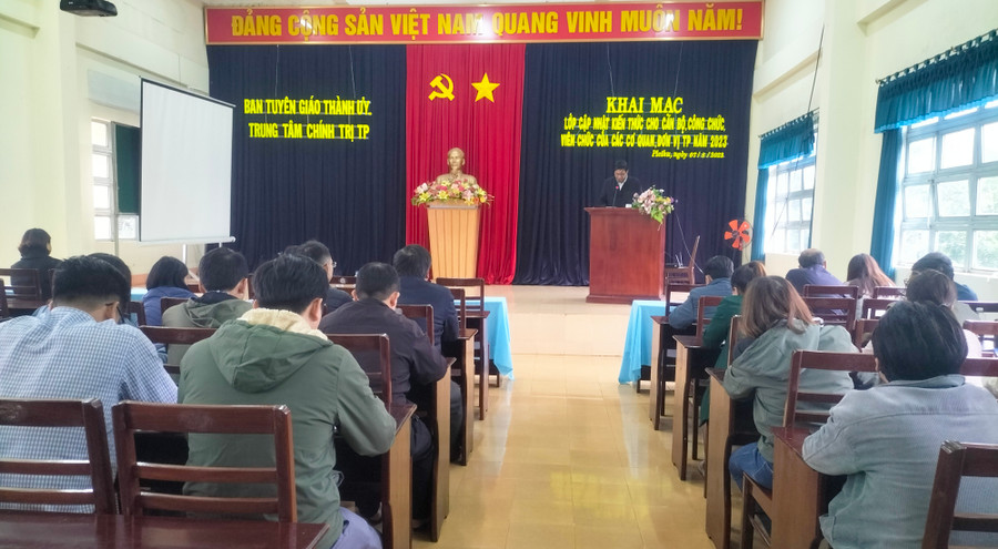 Quang cảnh lớp tập huấn, bồi dưỡng. Ảnh: Bá Bính Quang cảnh lớp tập huấn, bồi dưỡng. Ảnh: Bá Bính