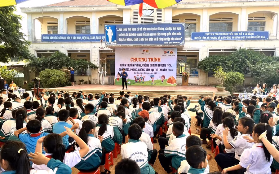 Quang cảnh buổi tuyên truyền. Ảnh: Hà Đức Thành