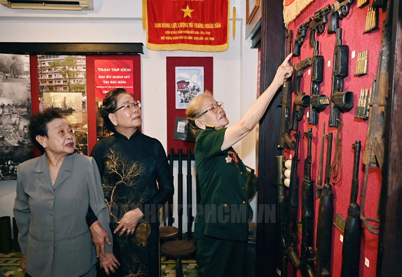 Các nhân chứng lịch sử của lực lượng Biệt động Sài Gòn - Gia Định tìm về ký ức xưa tại Bảo tàng Biệt động Sài Gòn - Gia Định. (Ảnh: Quốc Thanh/hcmcpv.org.vn) Các nhân chứng lịch sử của lực lượng Biệt động Sài Gòn - Gia Định tìm về ký ức xưa tại Bảo tàng Biệt động Sài Gòn - Gia Định. (Ảnh: Quốc Thanh/hcmcpv.org.vn)