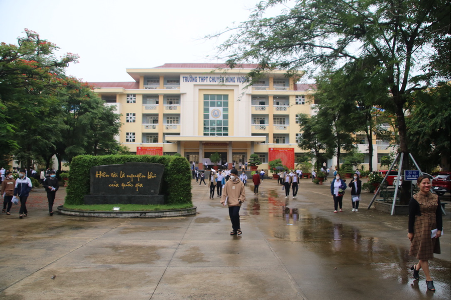 Quang cảnh kết thúc buổi thi tại kỳ thi tuyển sinh vào lớp 10 chuyên năm học 2023-2024. Ảnh: Quang Trương Quang cảnh kết thúc buổi thi tại kỳ thi tuyển sinh vào lớp 10 chuyên năm học 2023-2024. Ảnh: Quang Trương