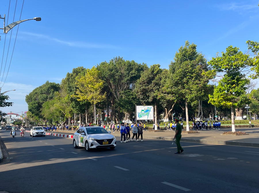 Thành phố Pleiku cũng tích cực trong công tác cải tạo chất lượng nguồn nước, chất lượng không khí. Ảnh: Phương Vi Thành phố Pleiku cũng tích cực trong công tác cải tạo chất lượng nguồn nước, chất lượng không khí. Ảnh: Phương Vi