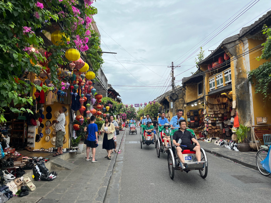 Nhiều hoạt động nằm trong chương trình Giao lưu văn hóa Hội An-Nhật Bản sẽ được tổ chức tại khu vực phố cổ. Ảnh: Phương Vi Nhiều hoạt động nằm trong chương trình Giao lưu văn hóa Hội An-Nhật Bản sẽ được tổ chức tại khu vực phố cổ. Ảnh: Phương Vi