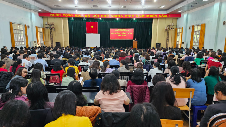 Quang cảnh lớp bồi dưỡng. Ảnh: Bá Bính Quang cảnh lớp bồi dưỡng. Ảnh: Bá Bính