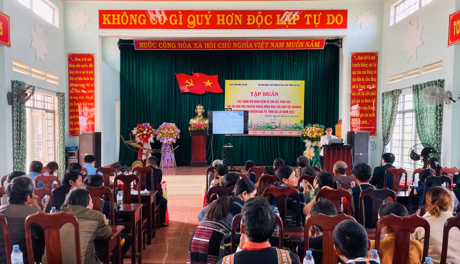 Đông đảo các học viên tham gia lớp tập huấn. Ảnh: Nguyễn Hiền